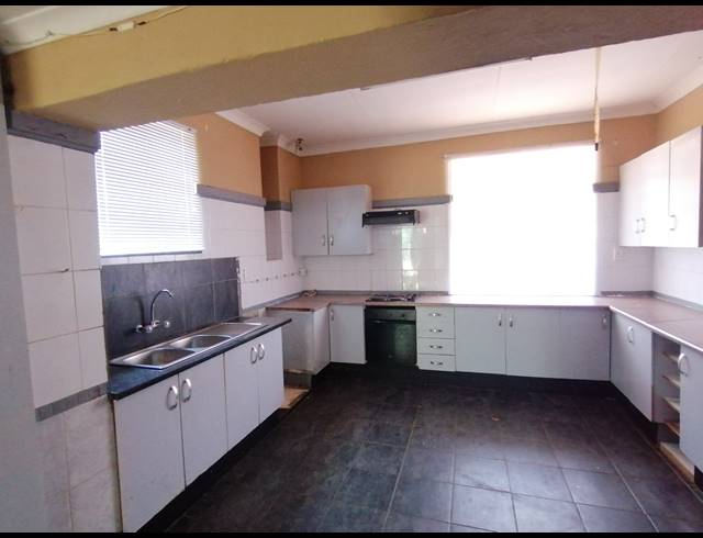 3 BEDROOM FREESTANDING SOLD IN STILFONTEIN EXT 3